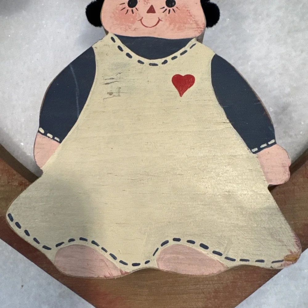 Vintage Folk Art Wood Wall Hanging Heart With Country Girl‎